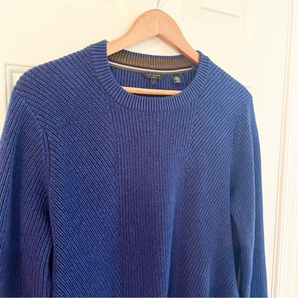 TED Baker London Men's Blue sweater Size 4 Large